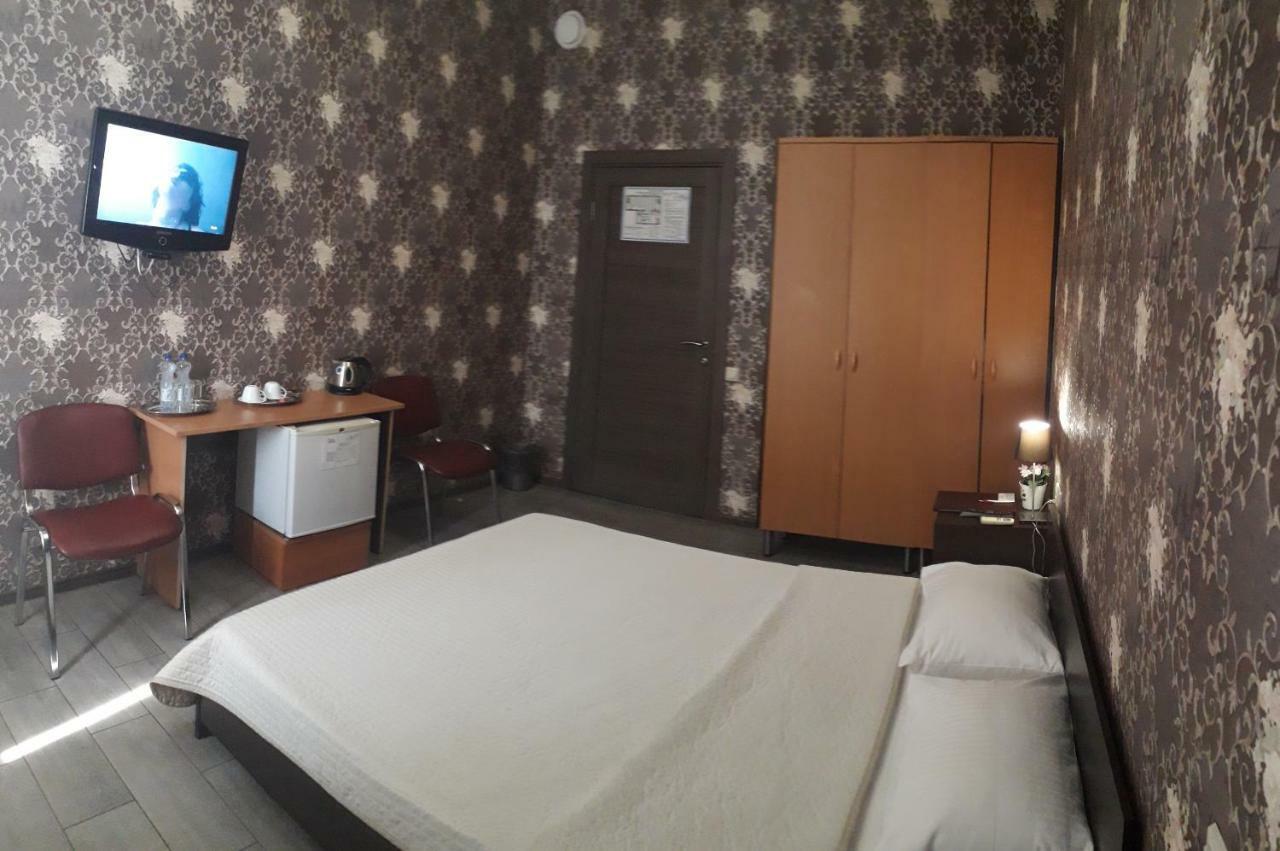 Penates Hostel Ekaterinburg Dış mekan fotoğraf