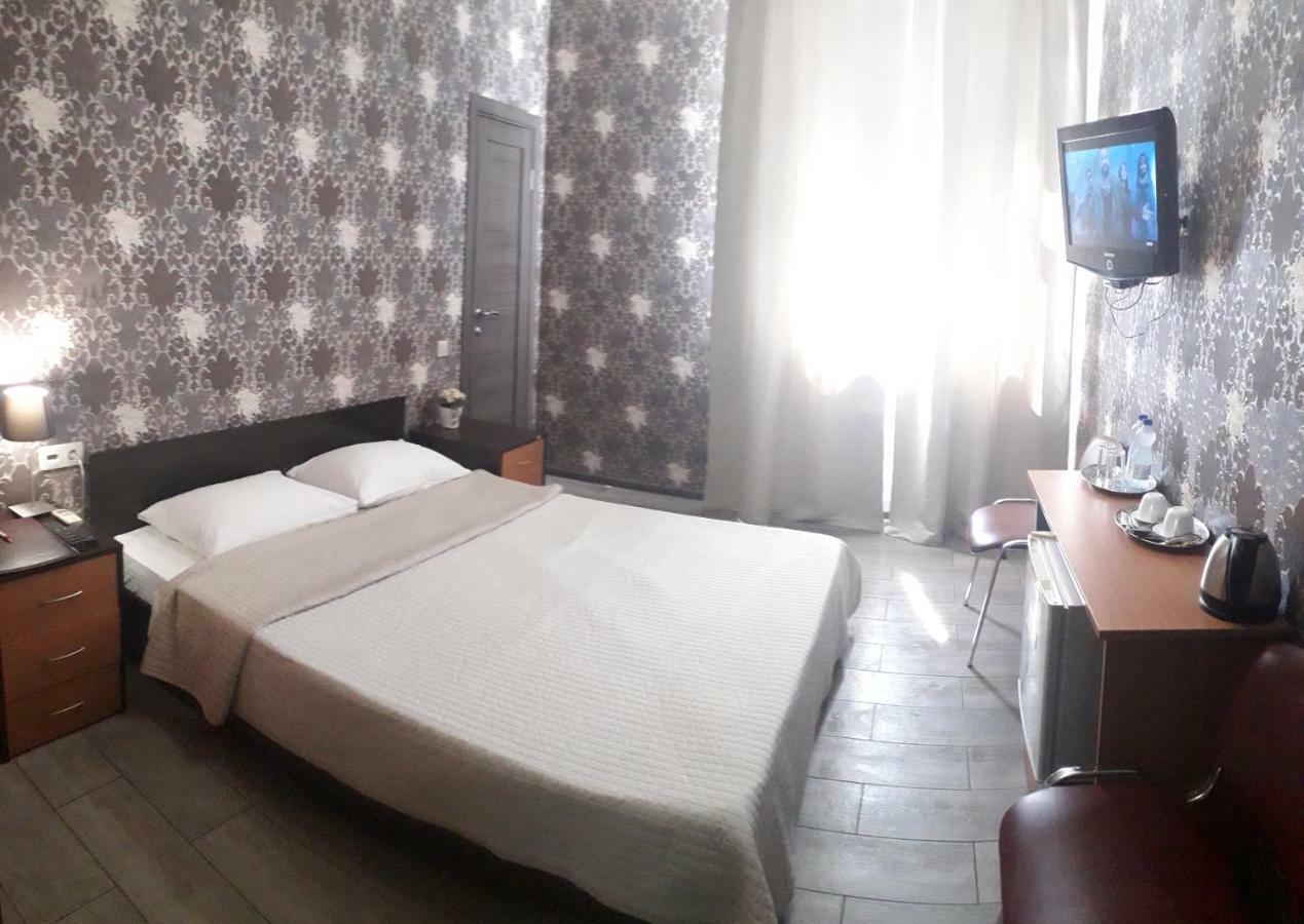 Penates Hostel Ekaterinburg Dış mekan fotoğraf