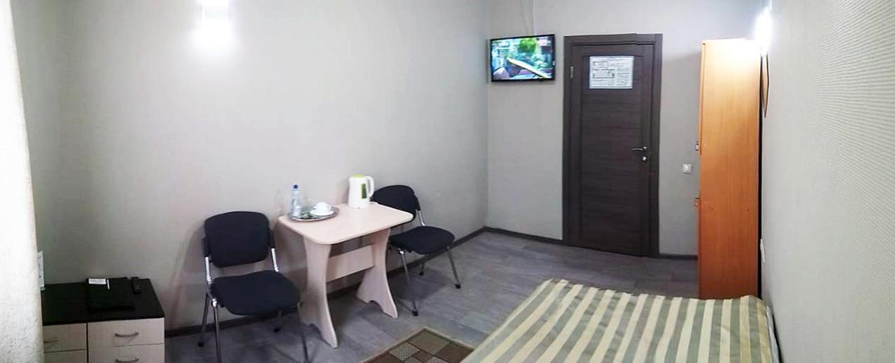 Penates Hostel Ekaterinburg Dış mekan fotoğraf